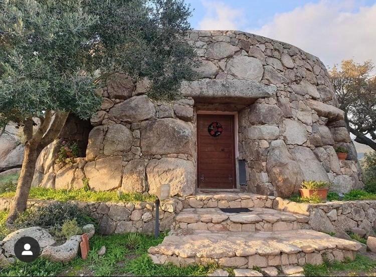 Il Nuraghe Del Lago Coghinas Oschiri 外观 照片