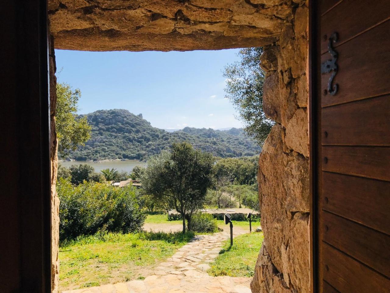 Il Nuraghe Del Lago Coghinas Oschiri 外观 照片